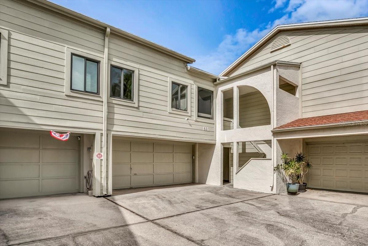 Front stairs and 2.5 car garage.