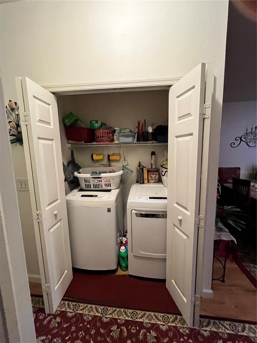 Washer/dryer closet