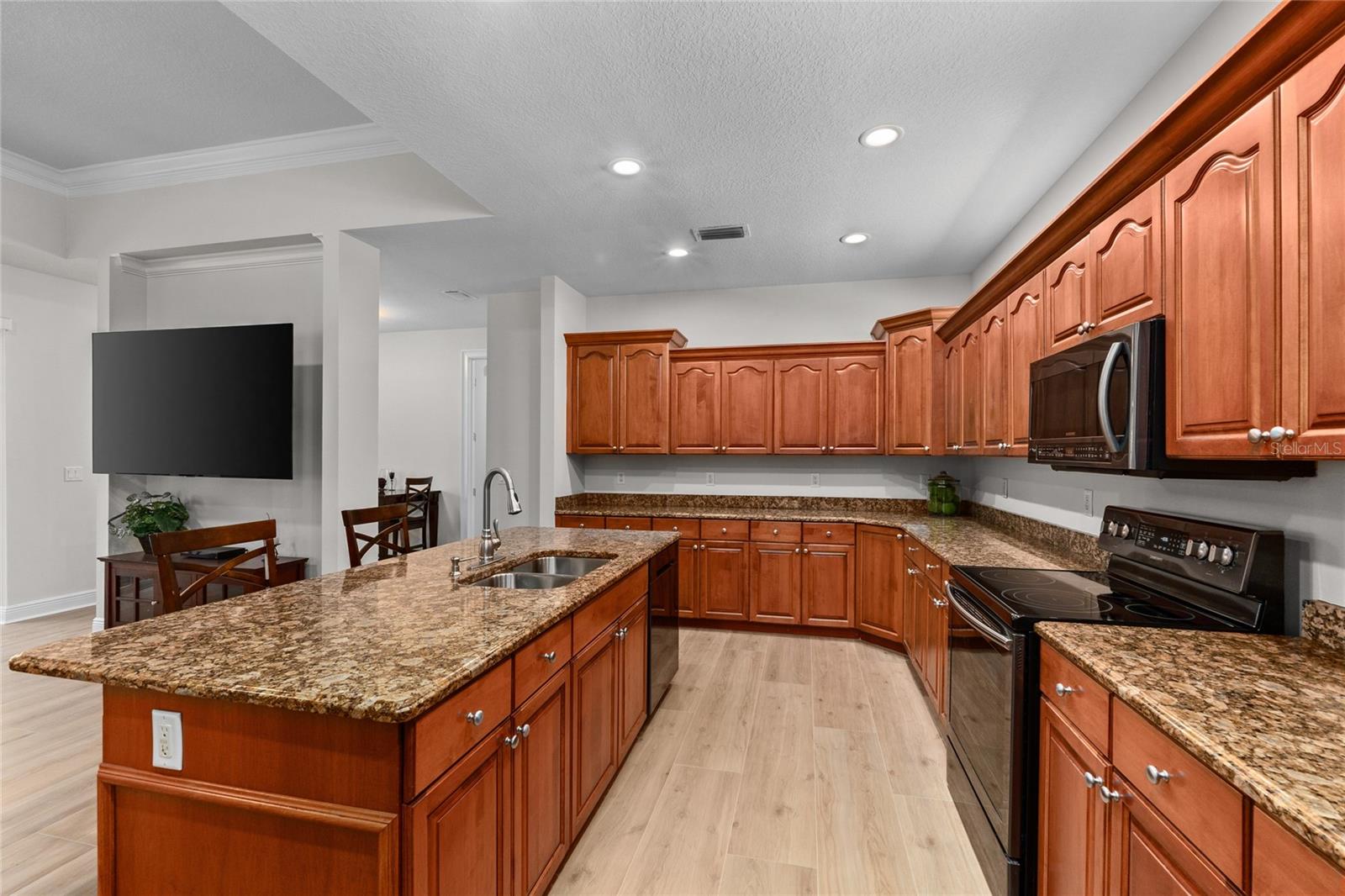 Kitchen/Family room Combo