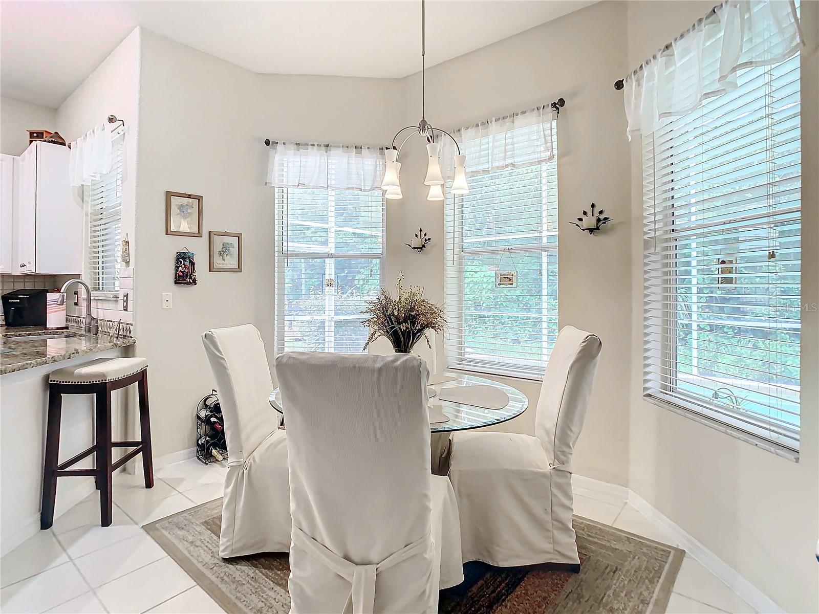 Kitchen eating area