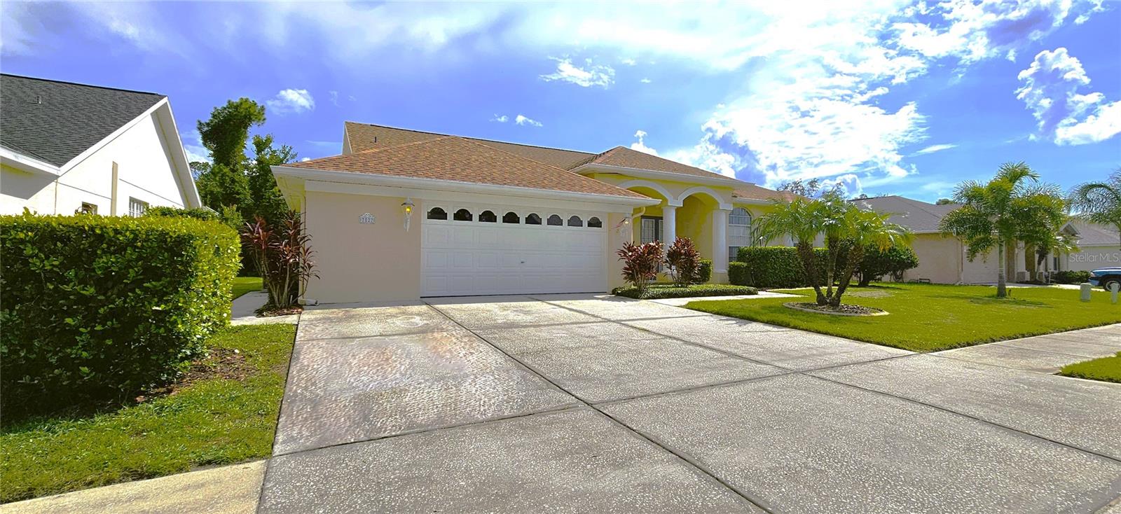 Oversized driveway fits up to 3 cars