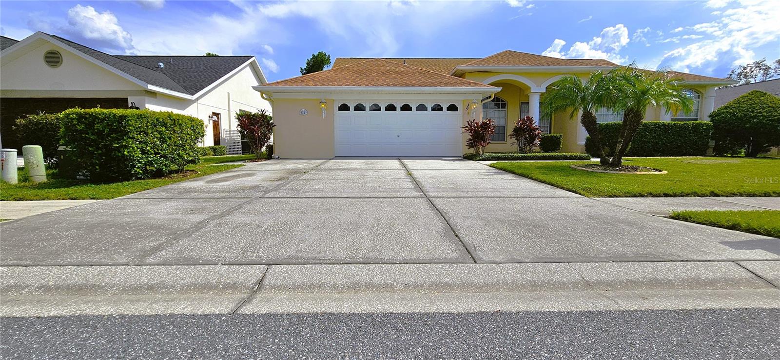 Oversized driveway fits up to 3 cars