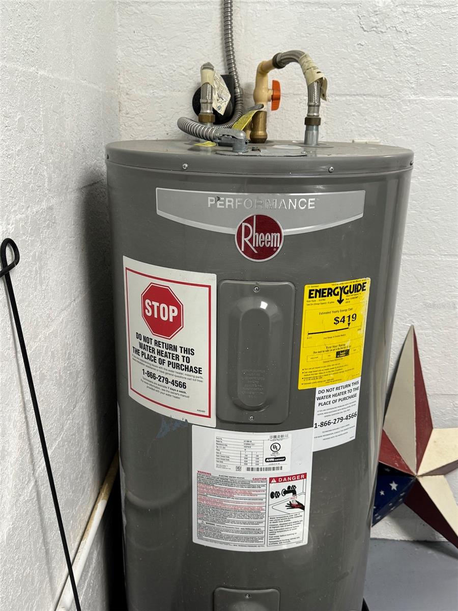 Hot water heater