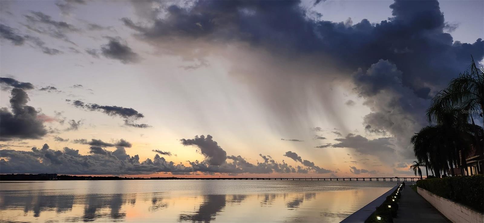 Imperial Cove - Rain in the Bay before Sunrise