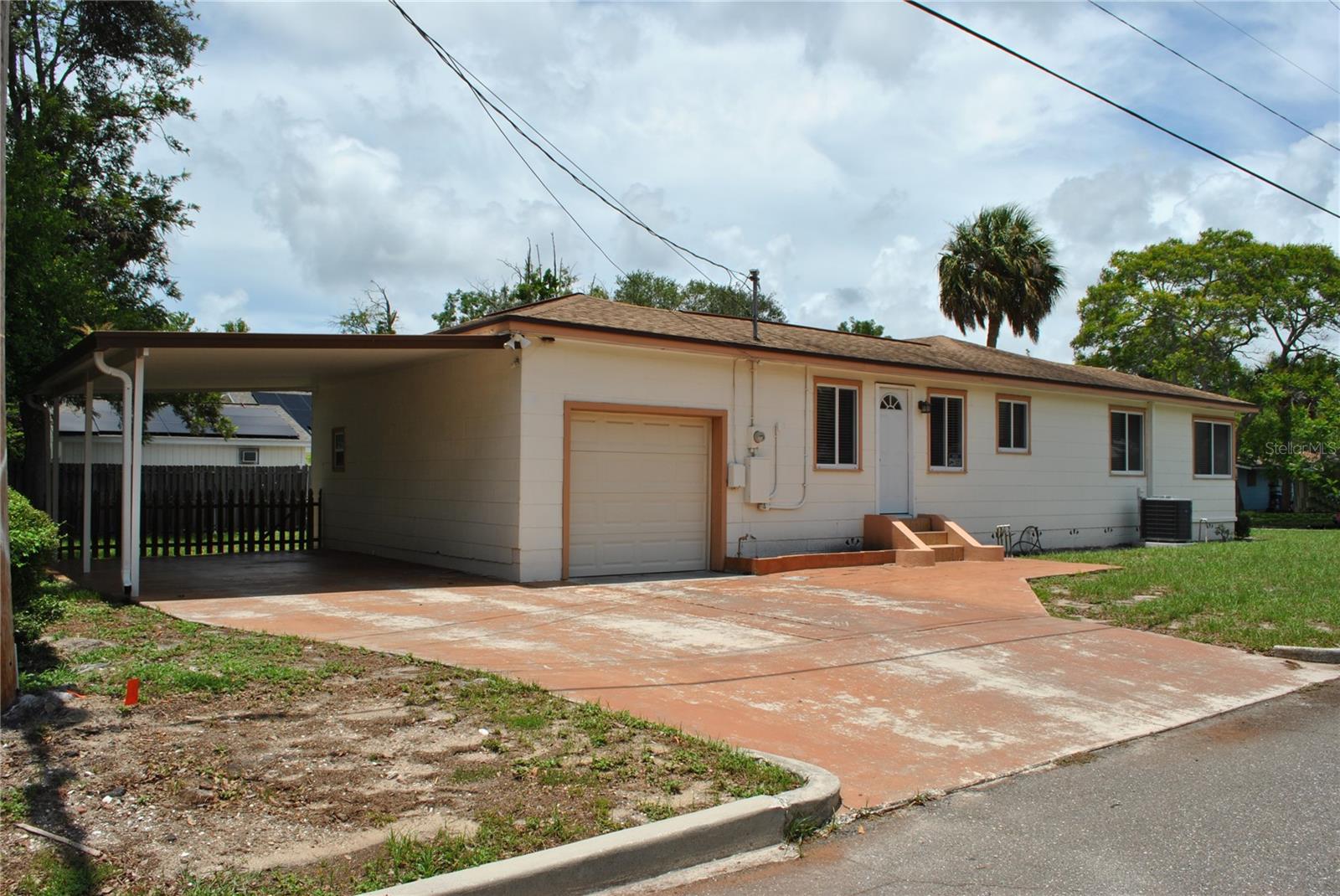 Side Entry Garage & Carport