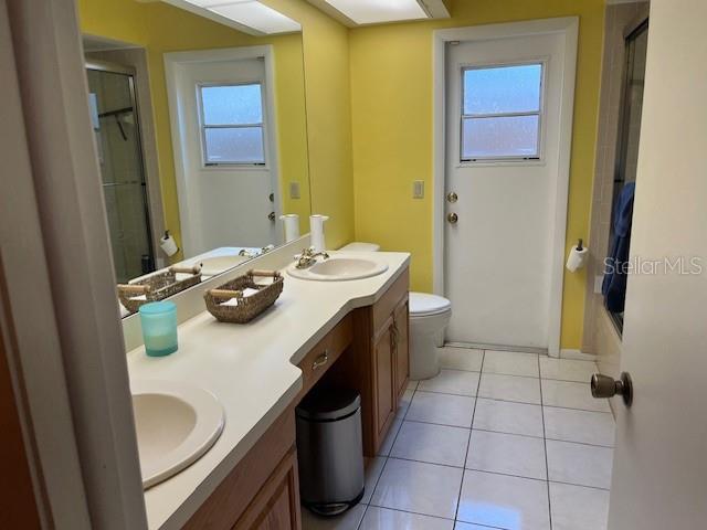 2nd bathroom/ guest bathroom