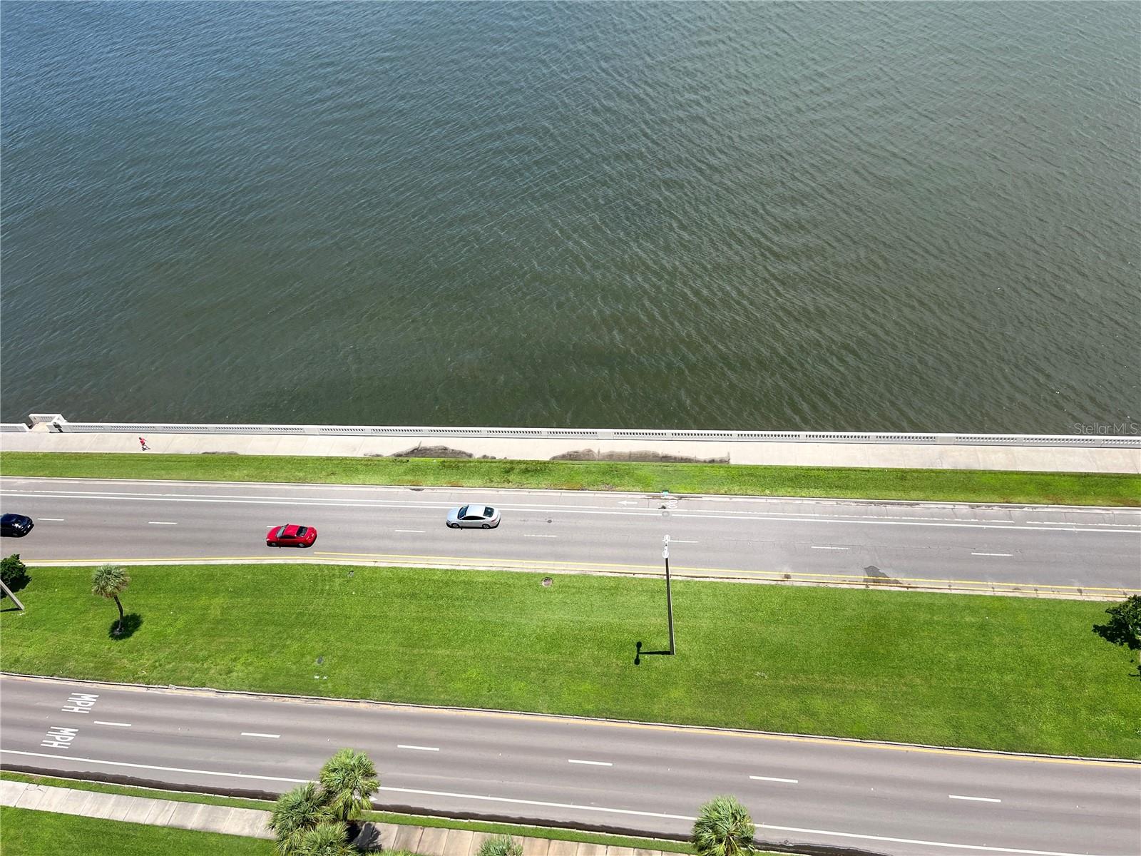 Balcony View To Bayshore