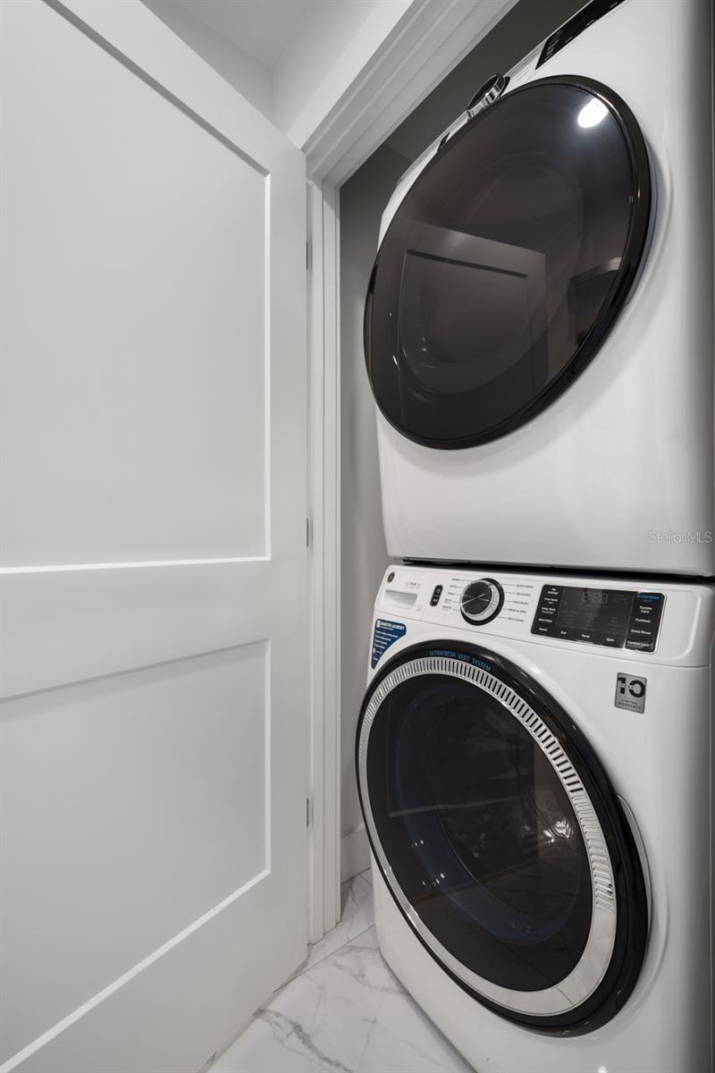 Front load Washer / Dryer