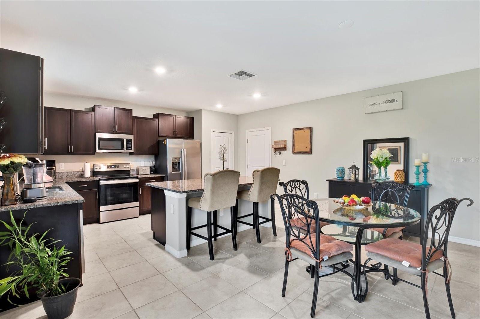 Kitchen/breakfast bar/dining area