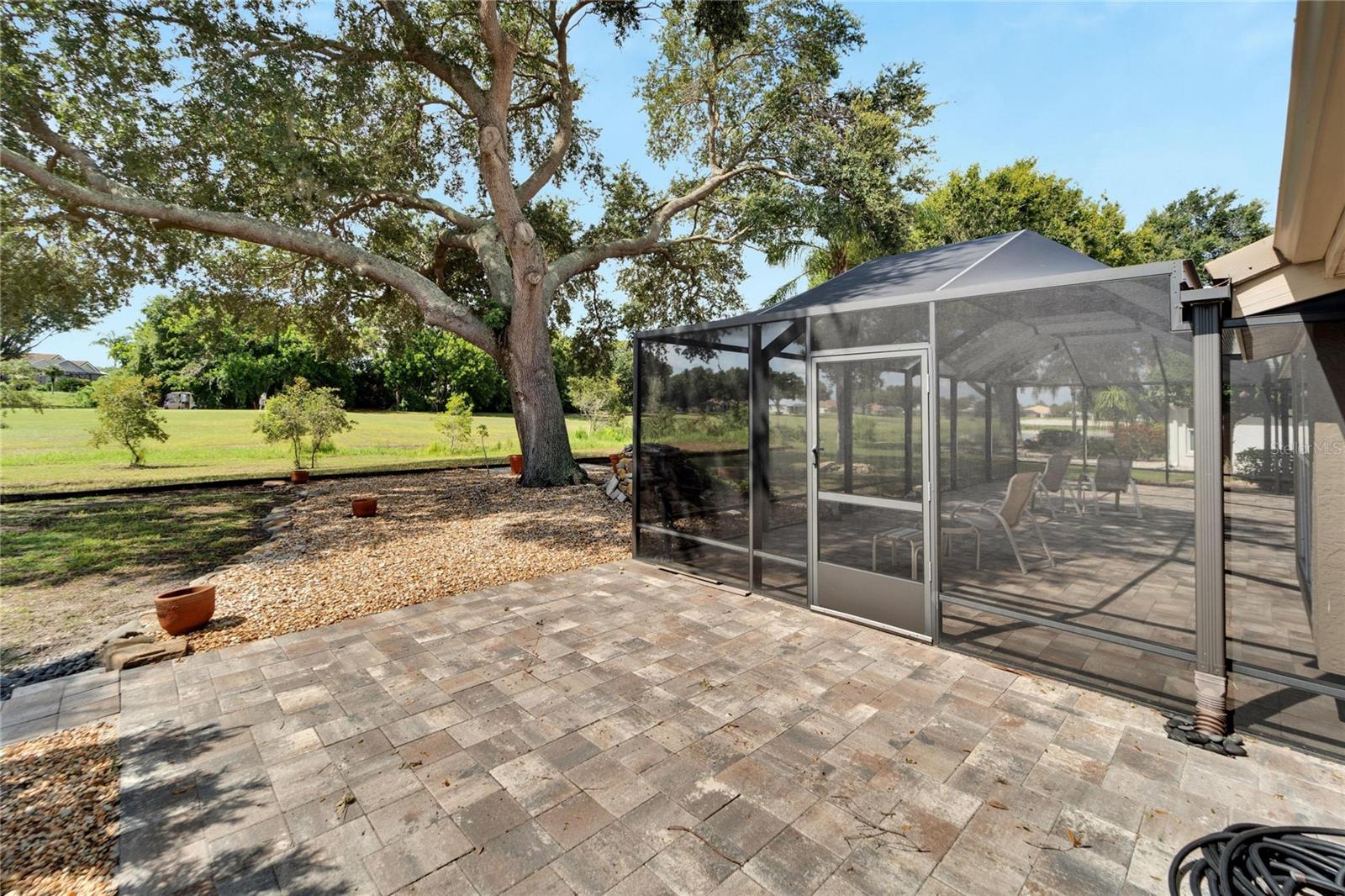 Unscreened Patio area