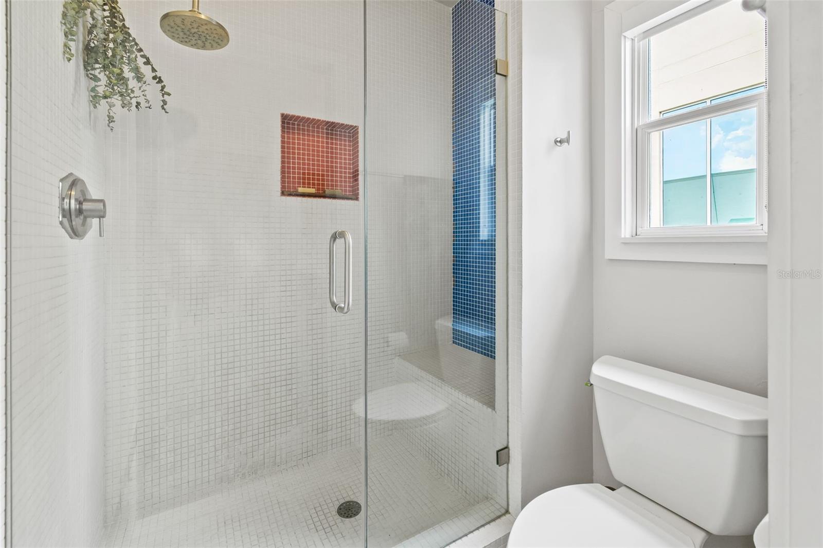 Primary shower with bench