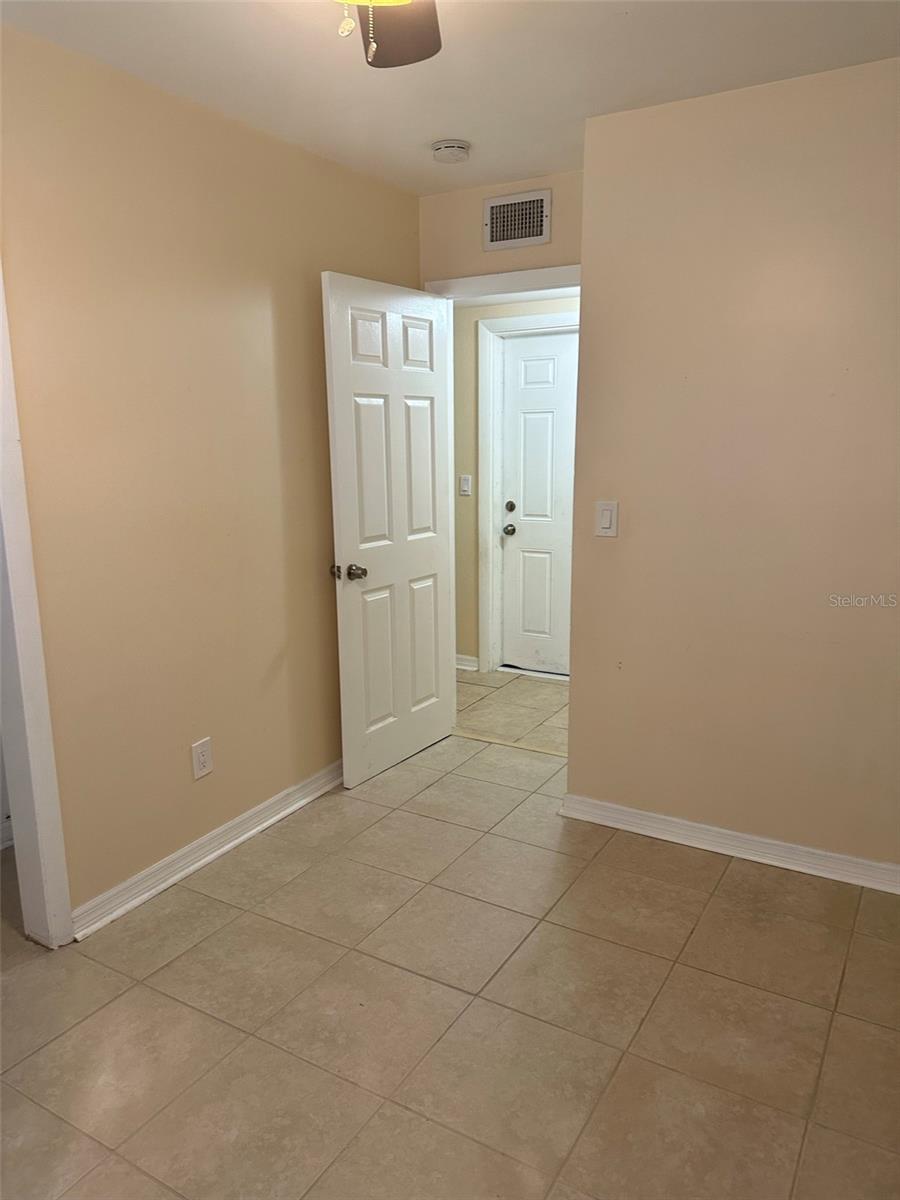 2nd bedroom