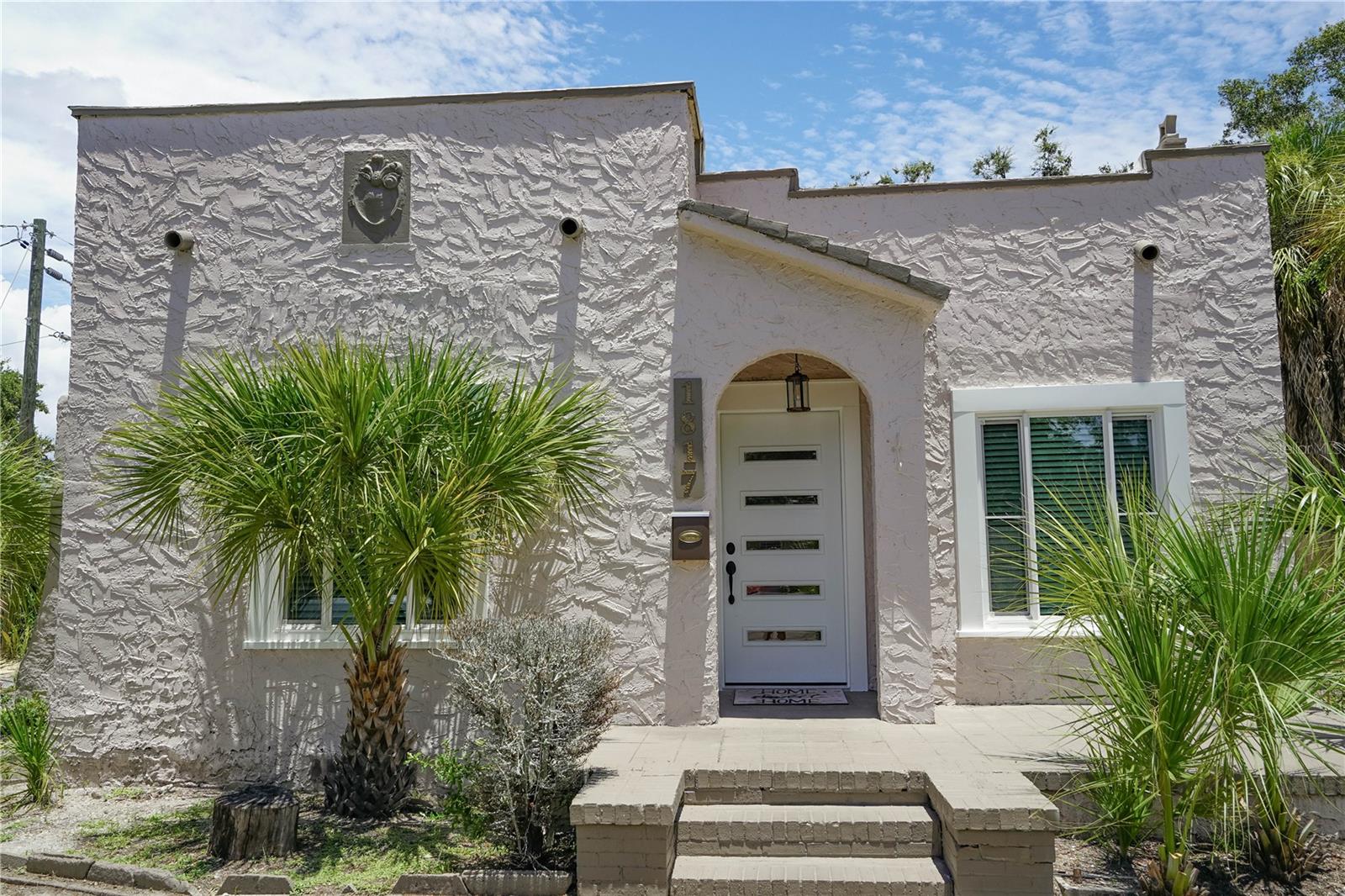 Front Entry Alcove