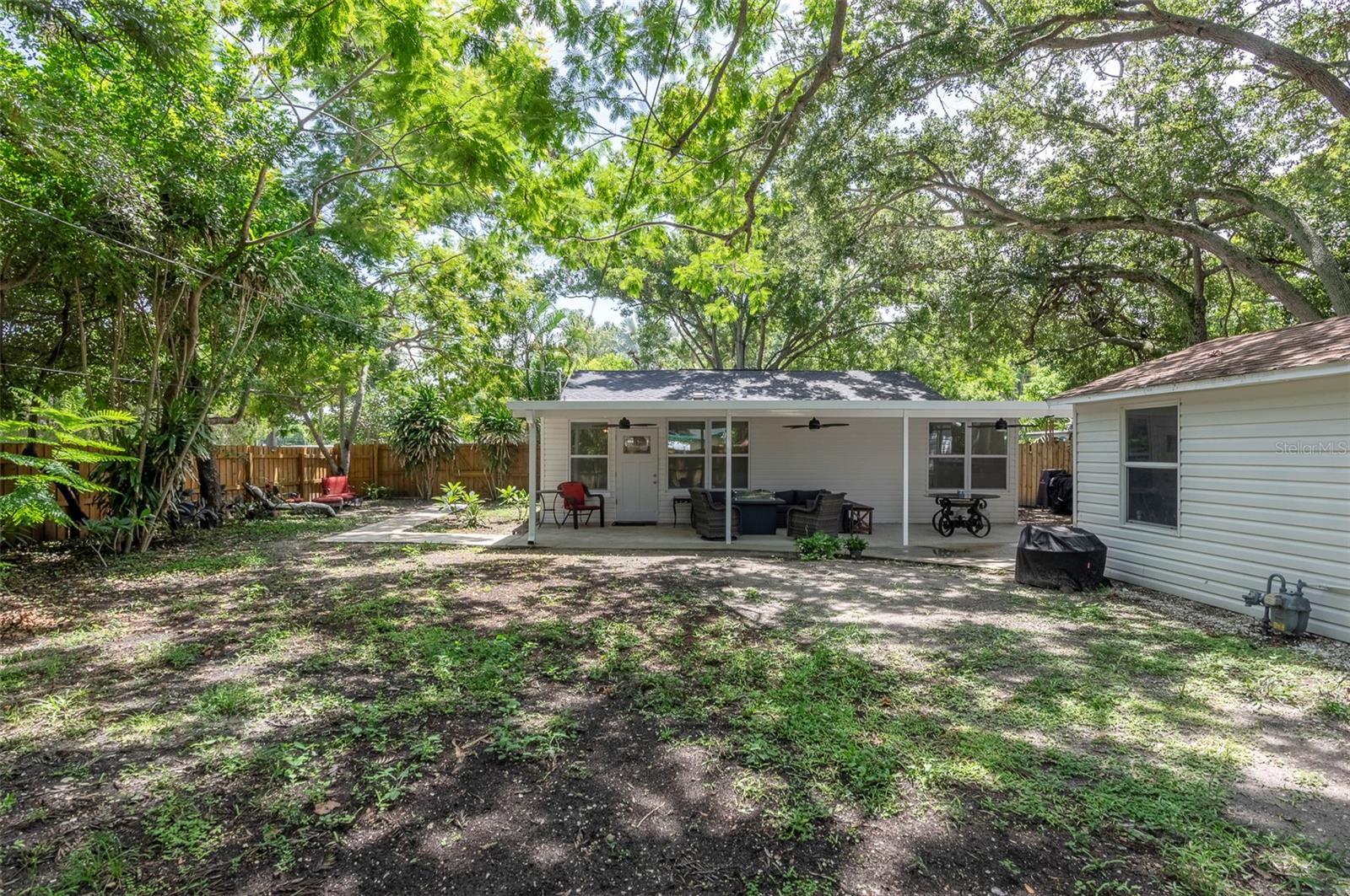 Back of the House, large yard, detached garage