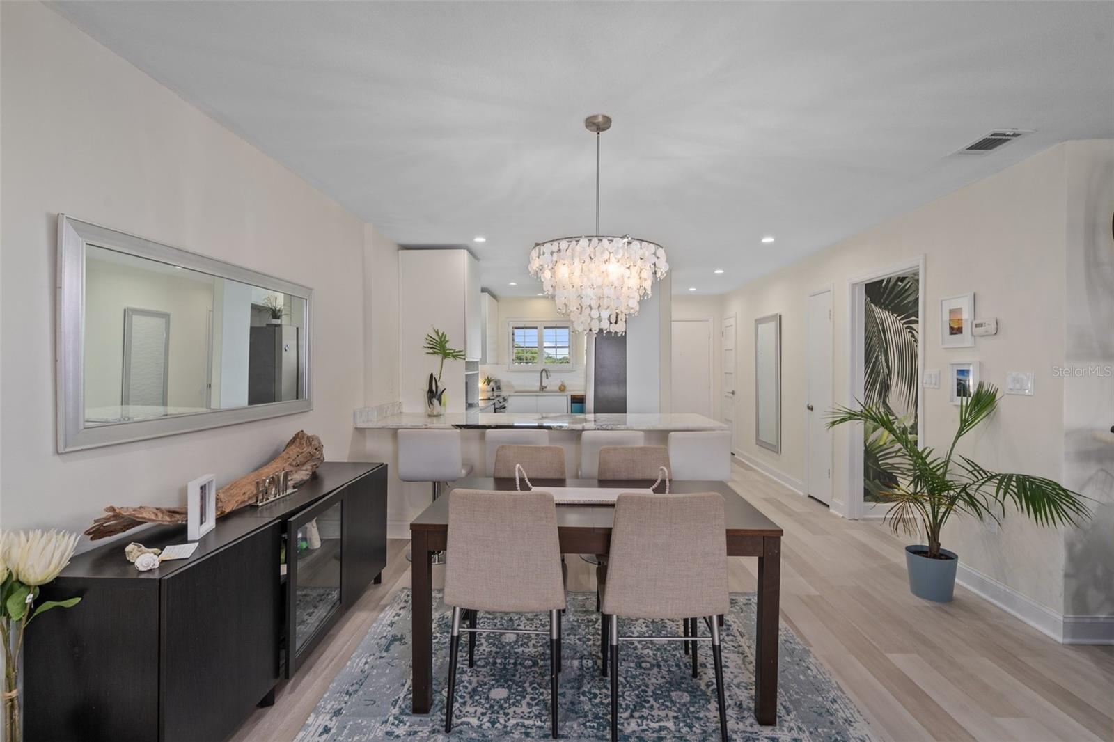 Dining room to Kitchen