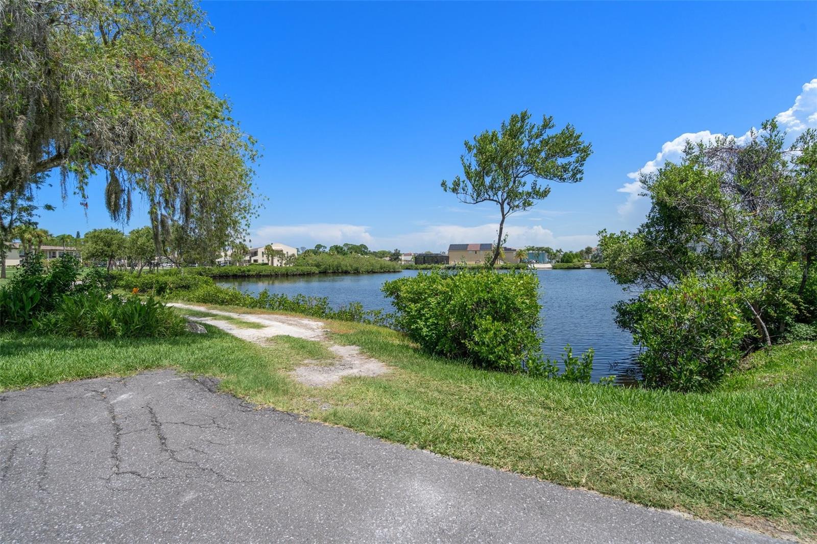 Launch area into Dog Bone Lake