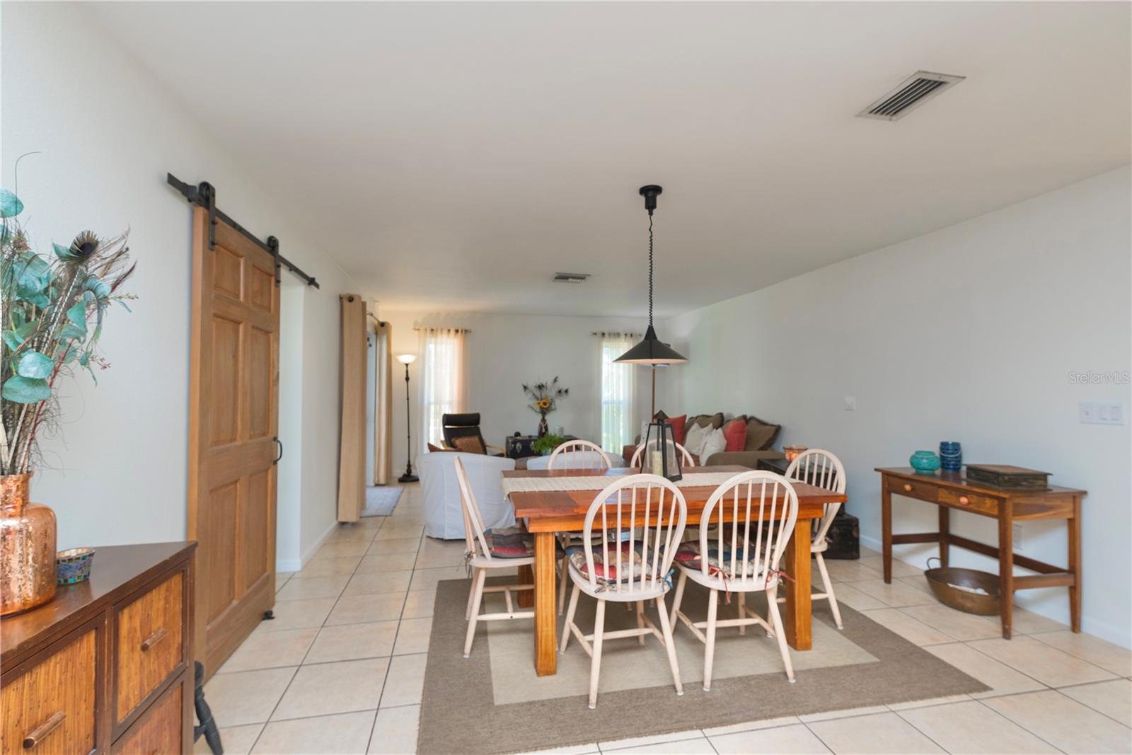 Dining room.