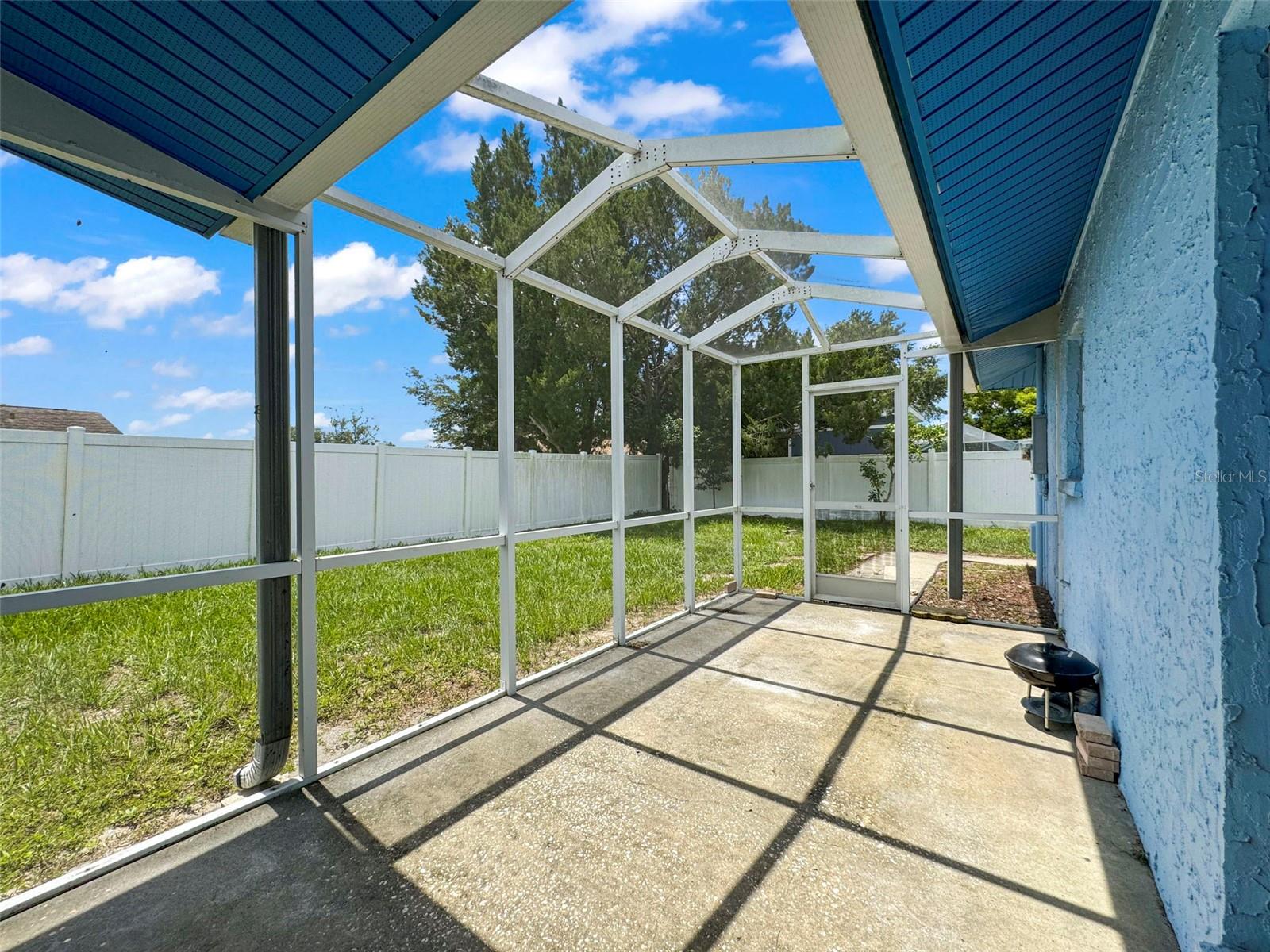 Screened in back Porch