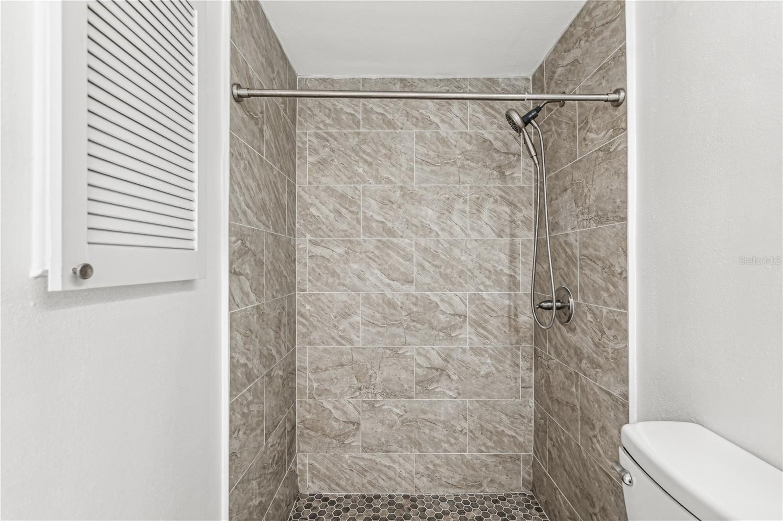 Walk in shower/ primary on suite