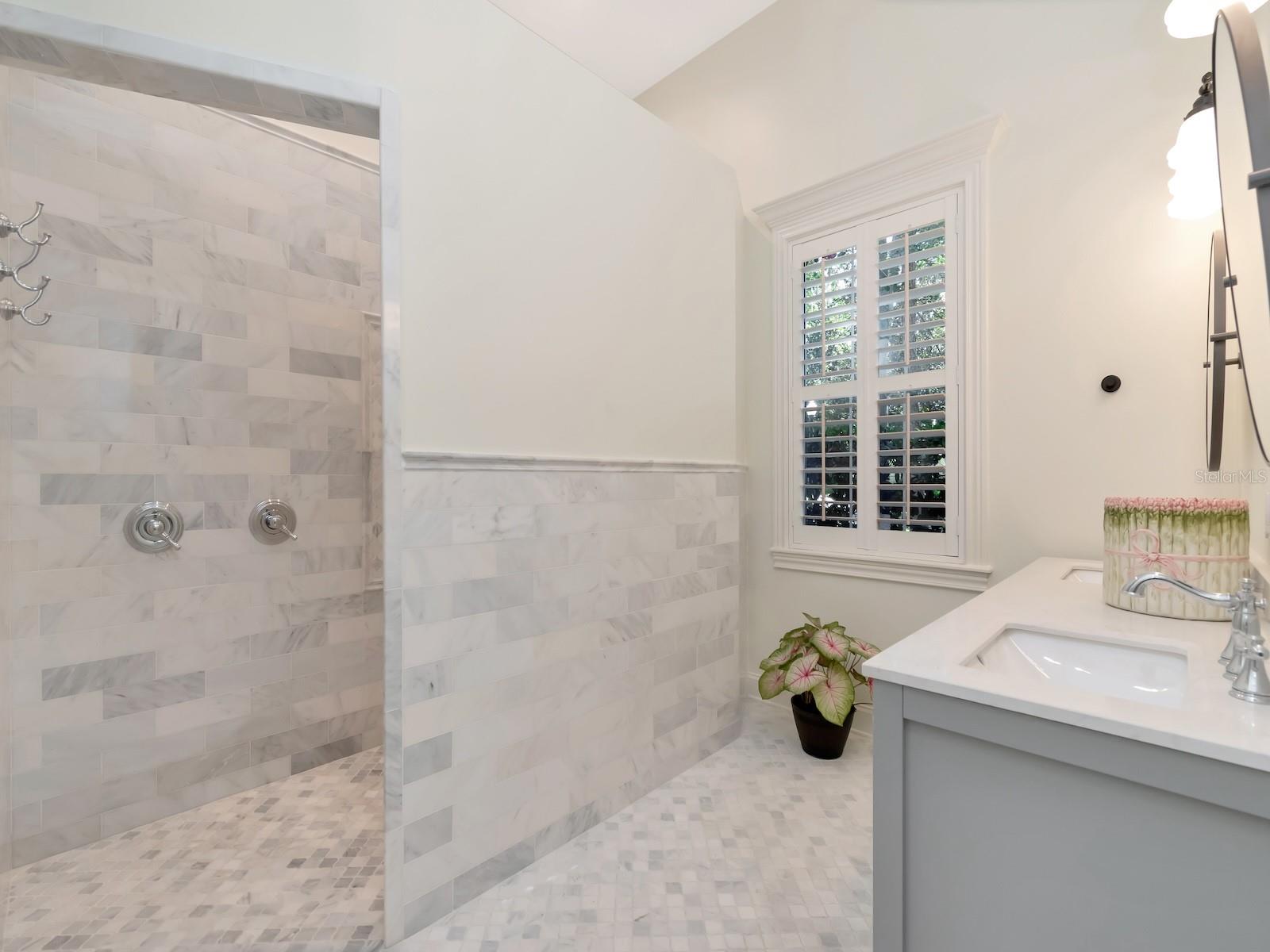 Luxury Bath with Marble Architecture .