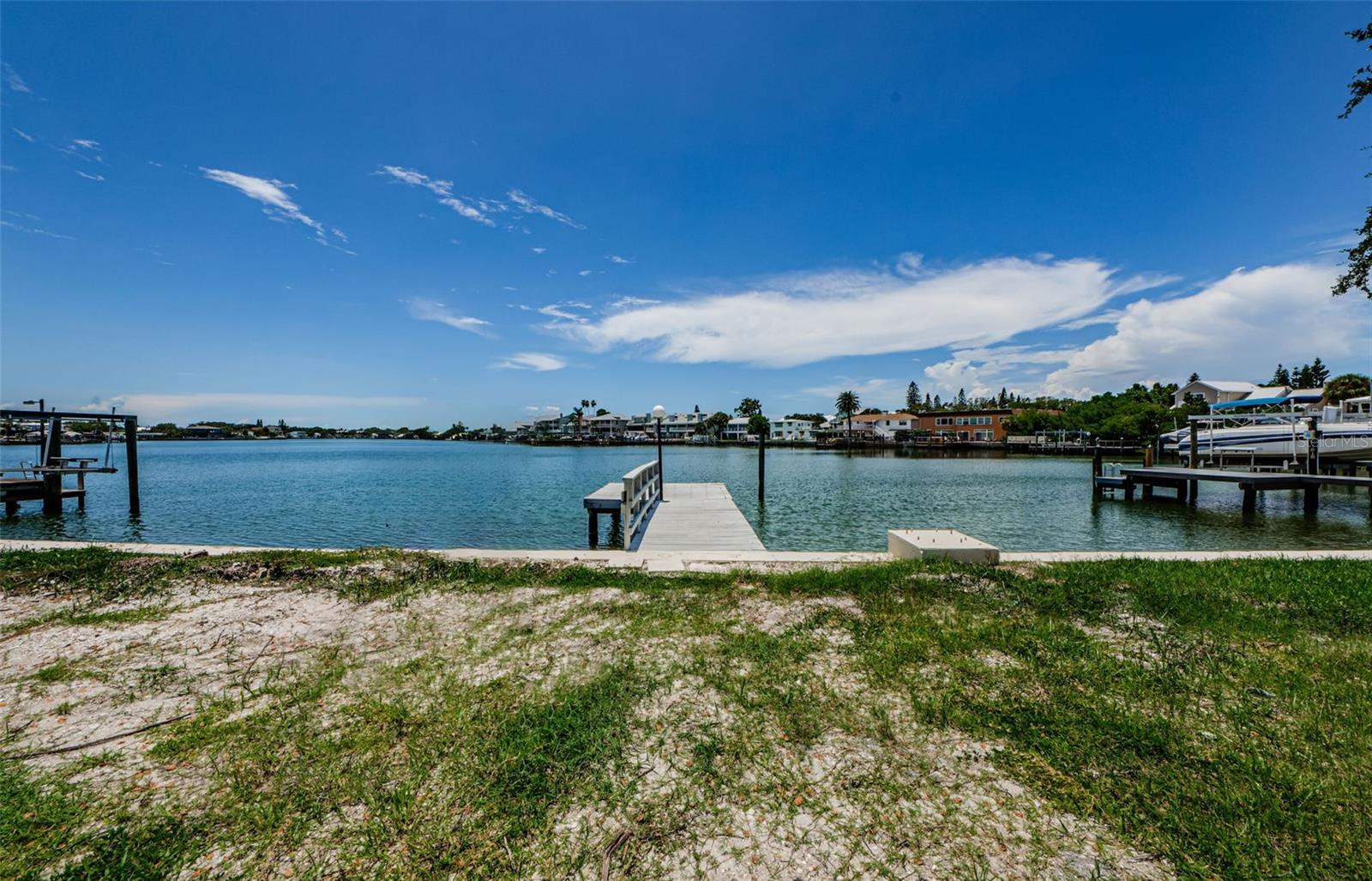 Directly on the Intracoastal Waterway!  Your Florida Dream Home!