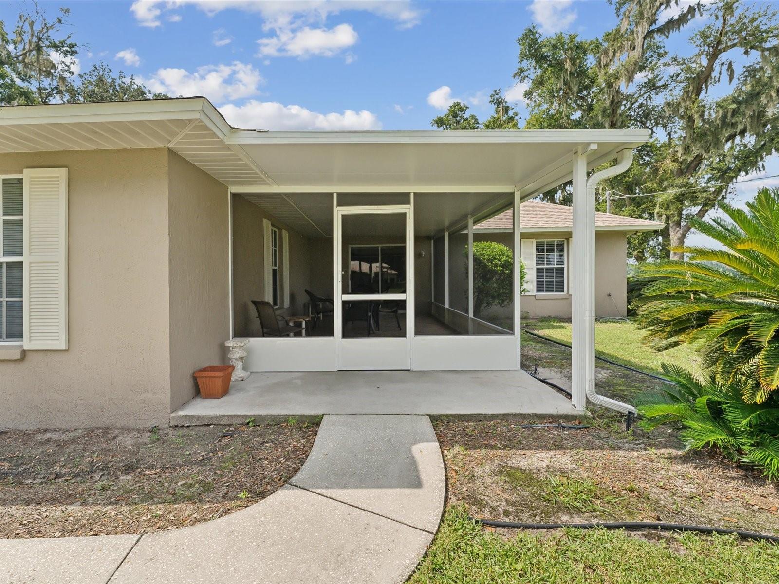 access to screened patio from yard