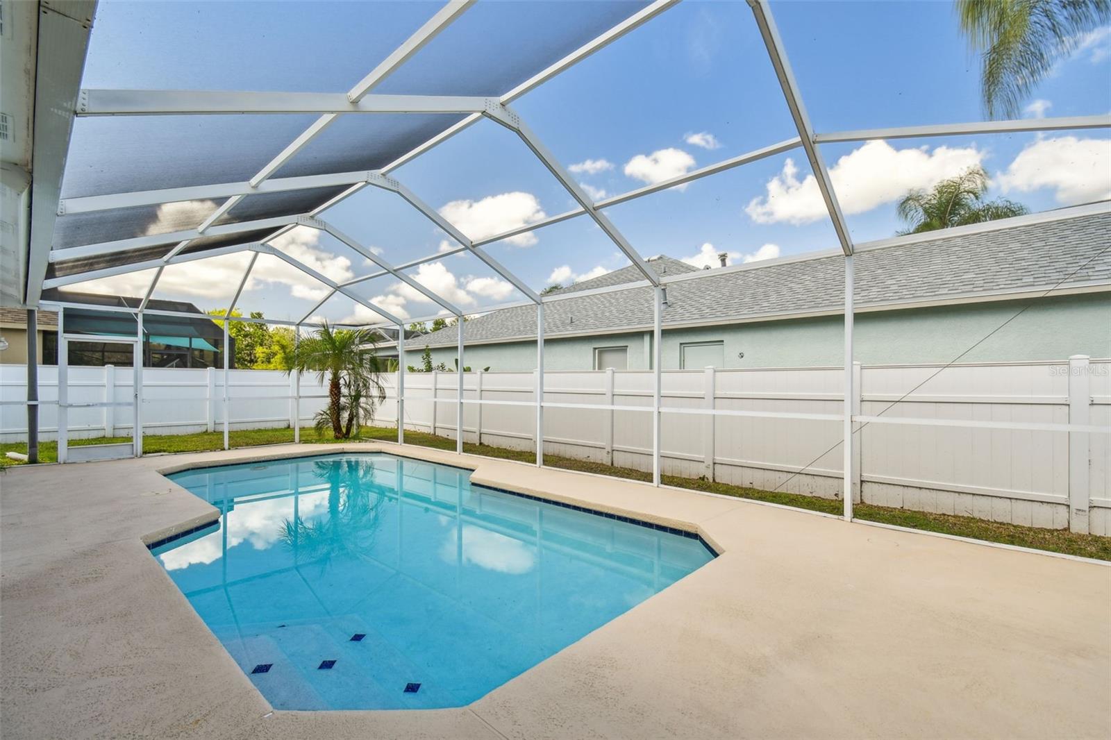 Screened pool