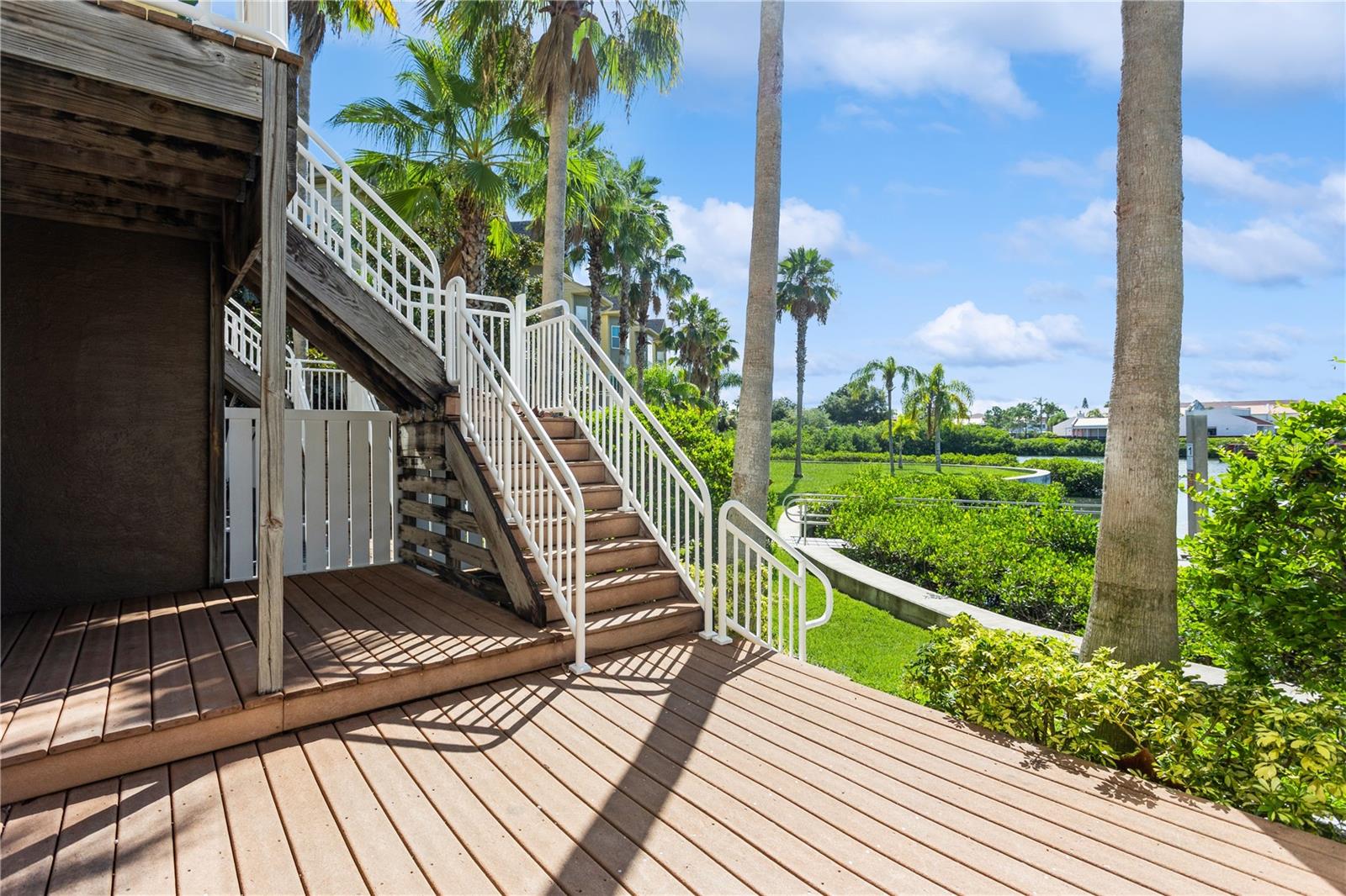 1st floor walk out balcony