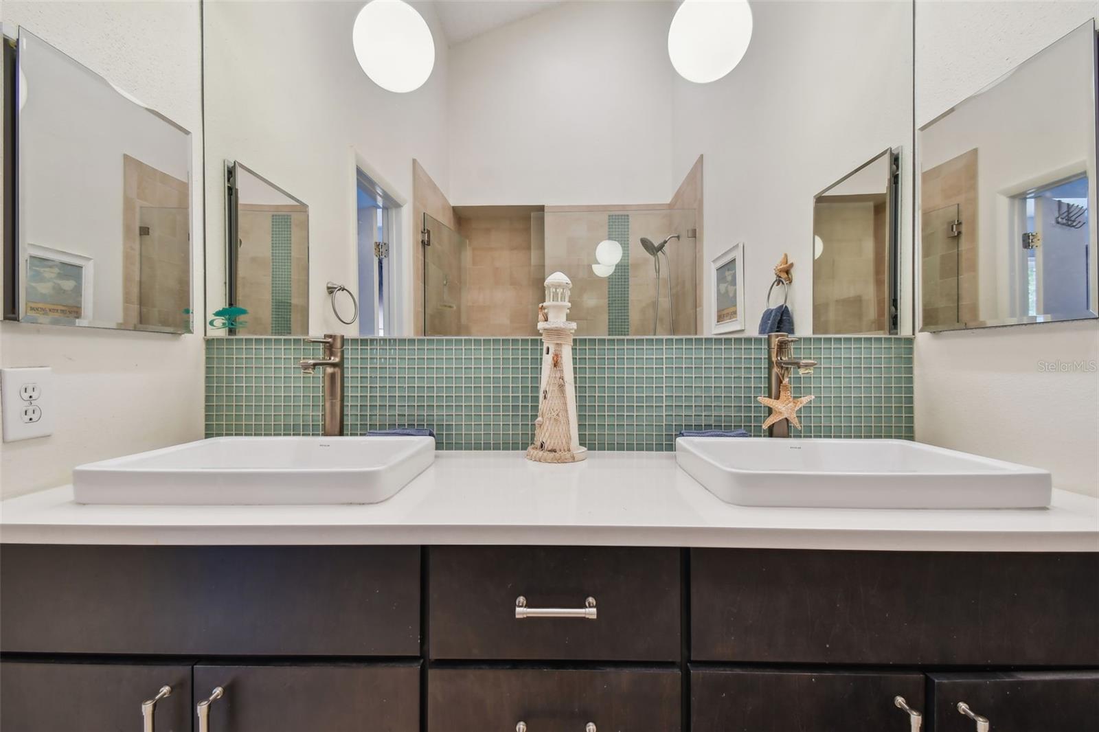 Vanity with dual sinks