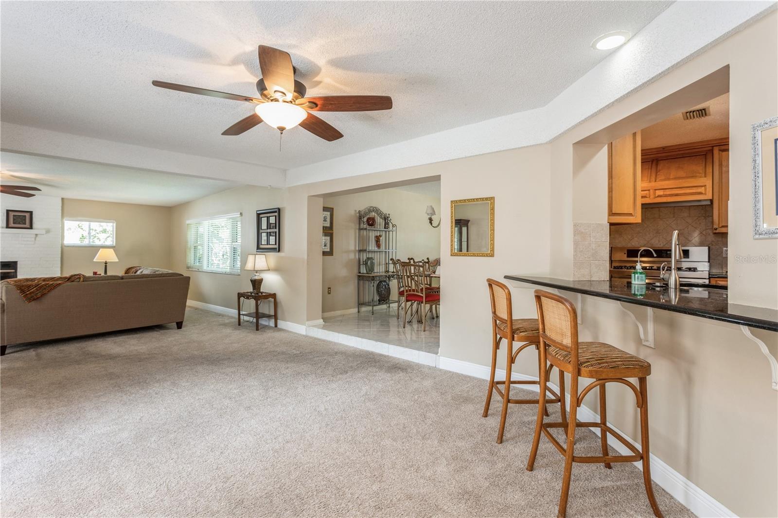 Bonus Room / Breakfast Bar