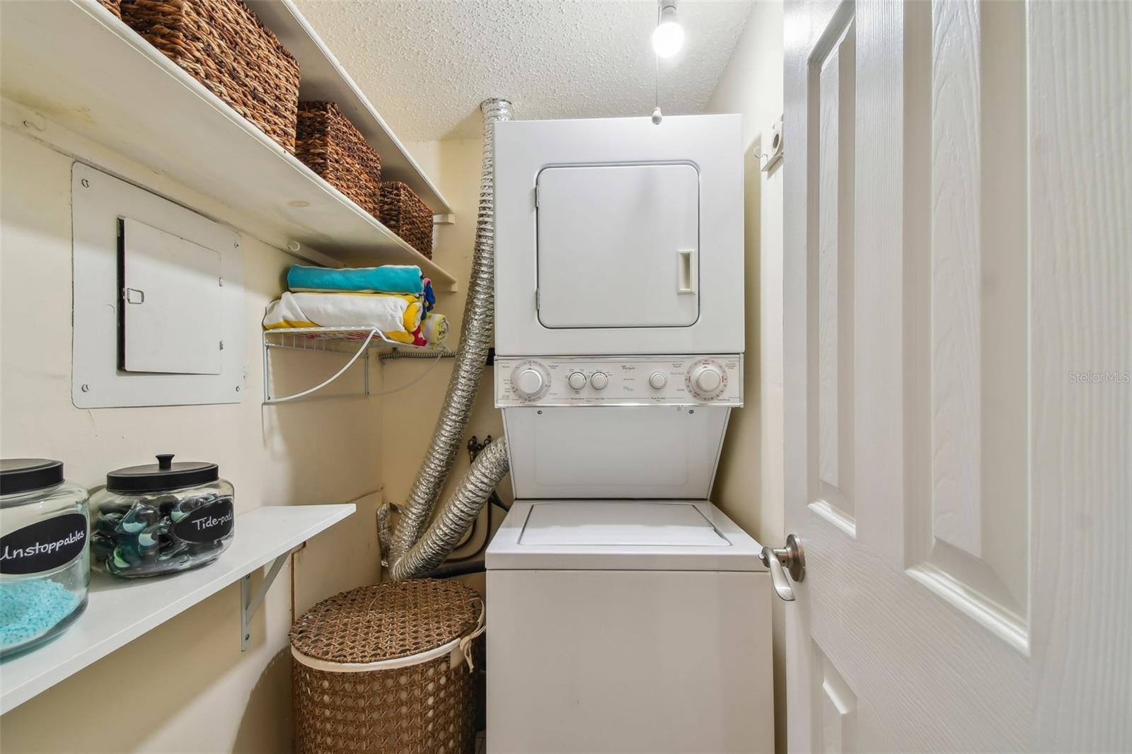 VENTED dryer and washer IN UNIT! Plus additional storage space!