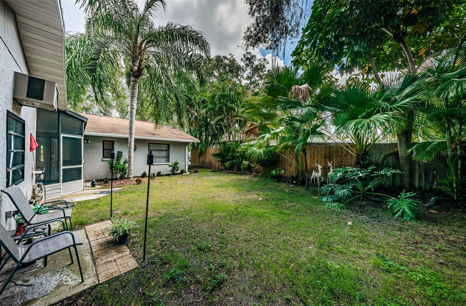 Large fenced yard!