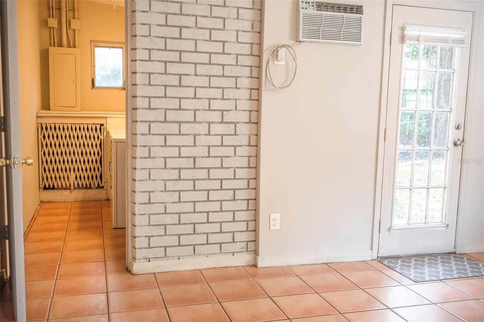 Indoor laundry room