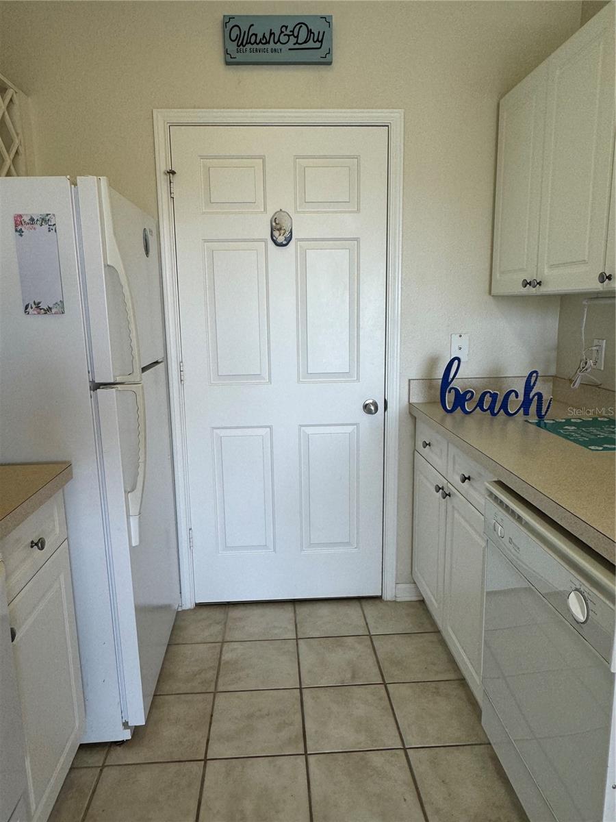 TILE FLOORS IN KITCHEN