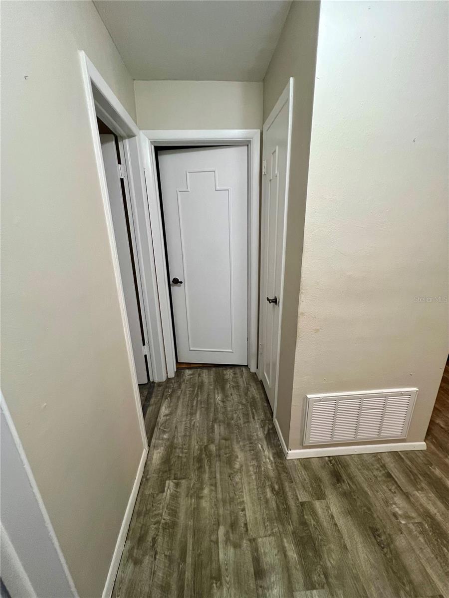 Hallway to 2nd bedroom