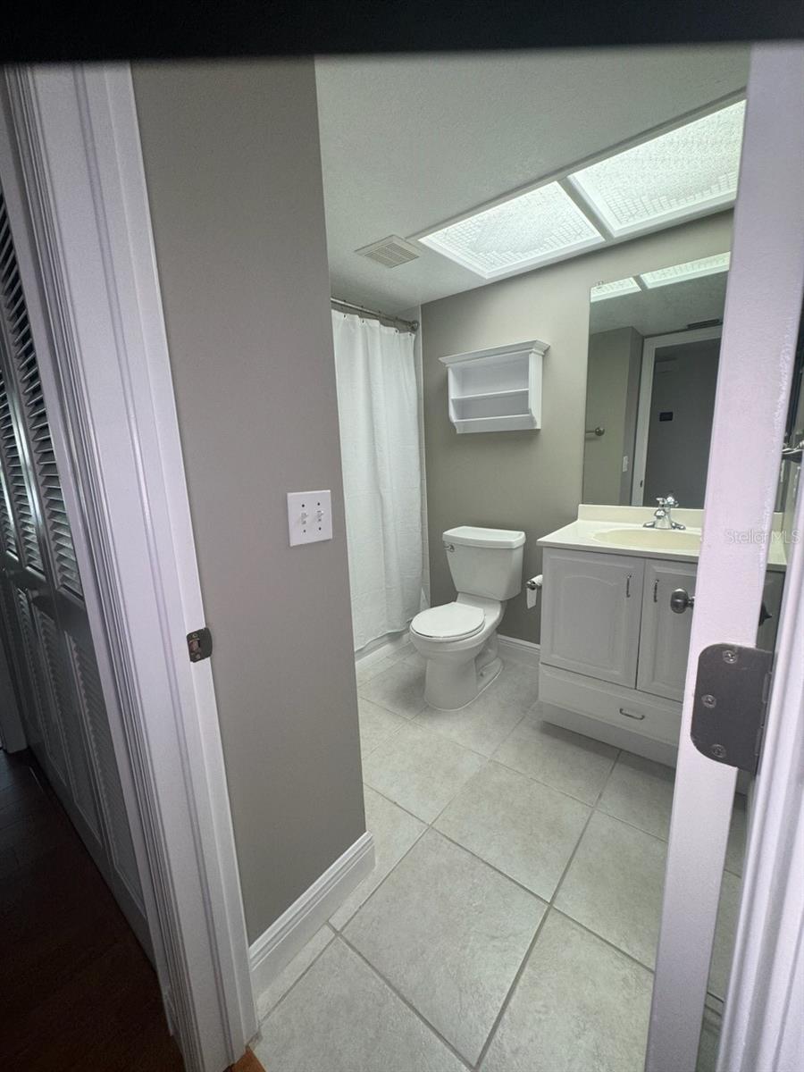 2nd Bathroom