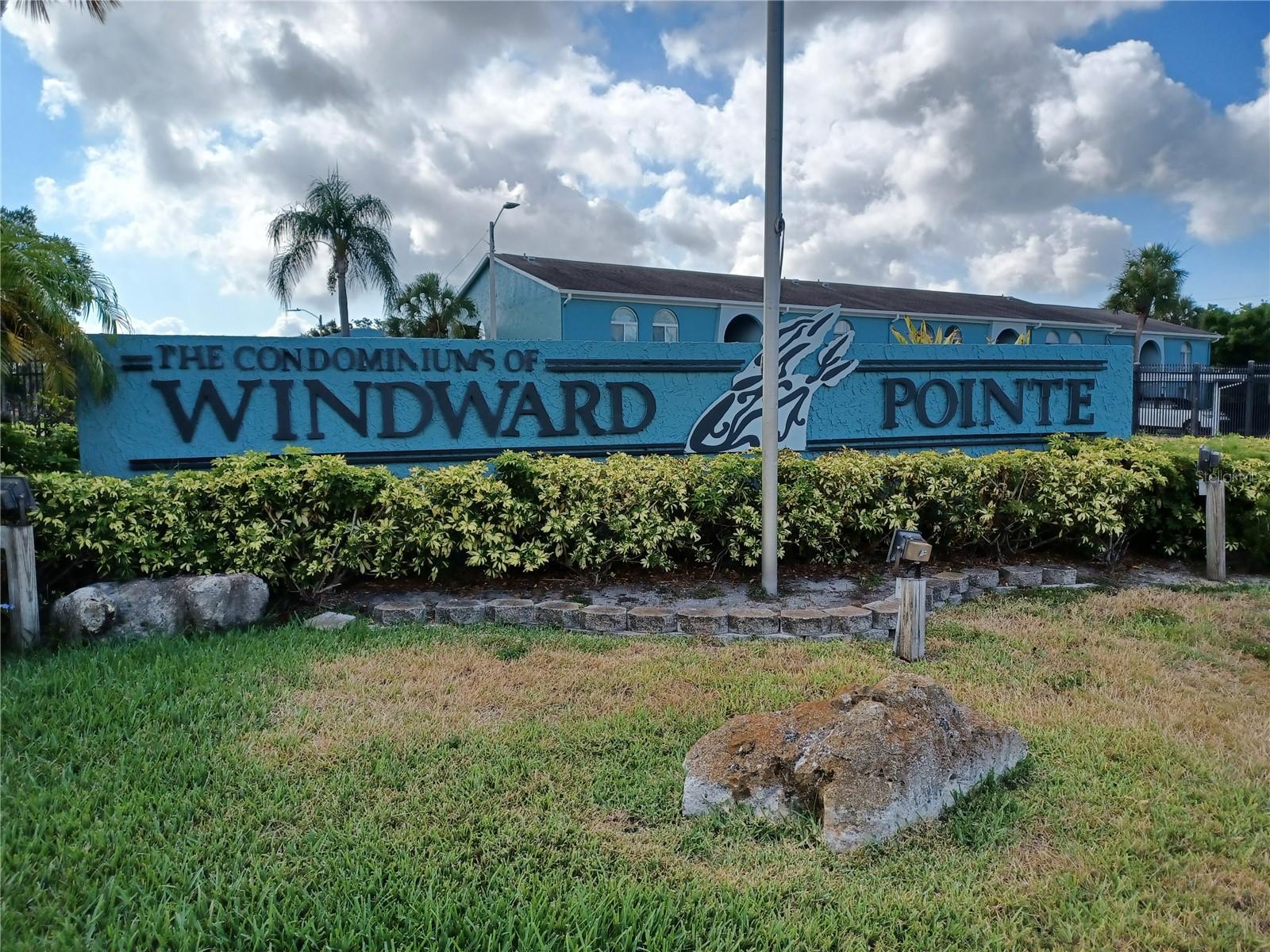 Windward Pointe is a fabulous condo complex!!!