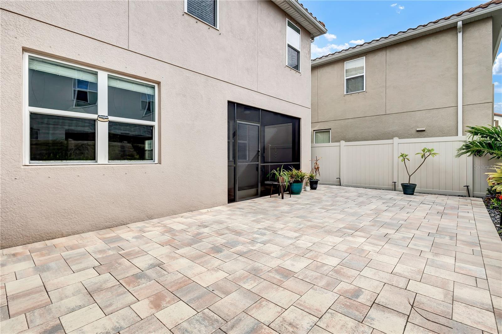 Large outdoor paved patio ~