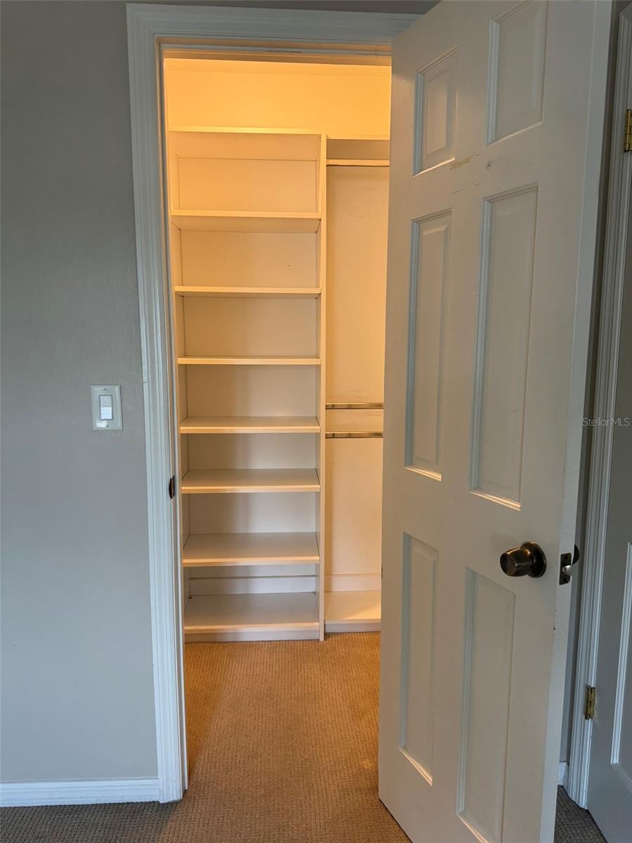 Walking Closet