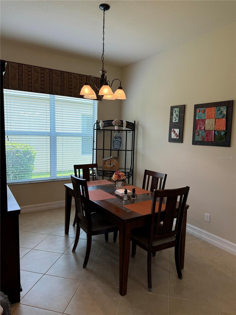 SPACIOUS DINING ROOM