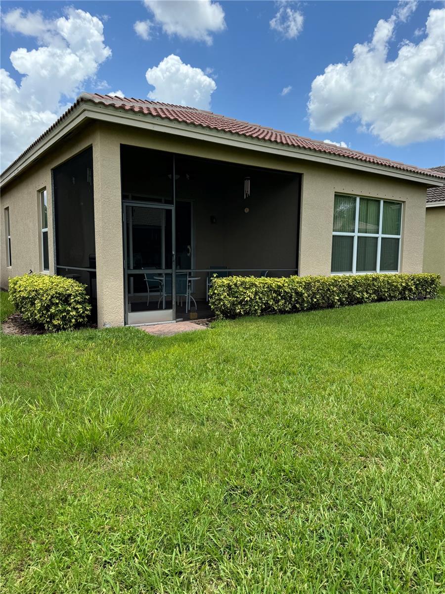 ENJOY THE VIEW FROM YOUR LARGE SCREENED & COVERED LANAI.