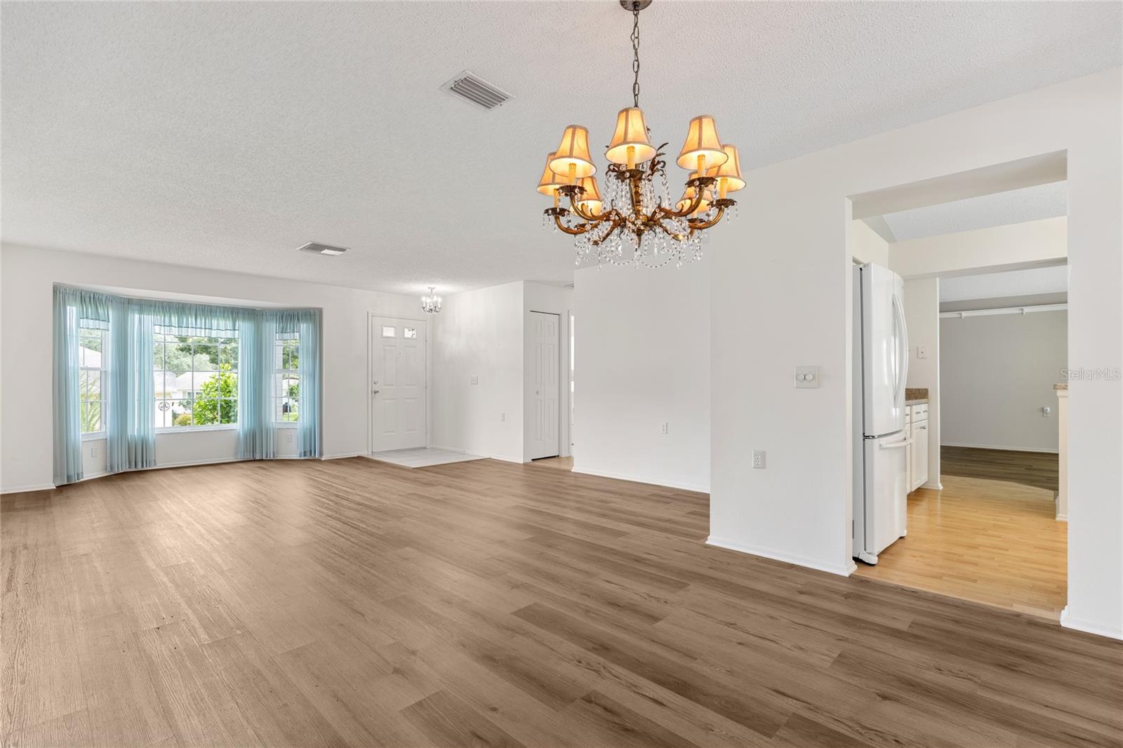 Entryway / Living / Dining Room