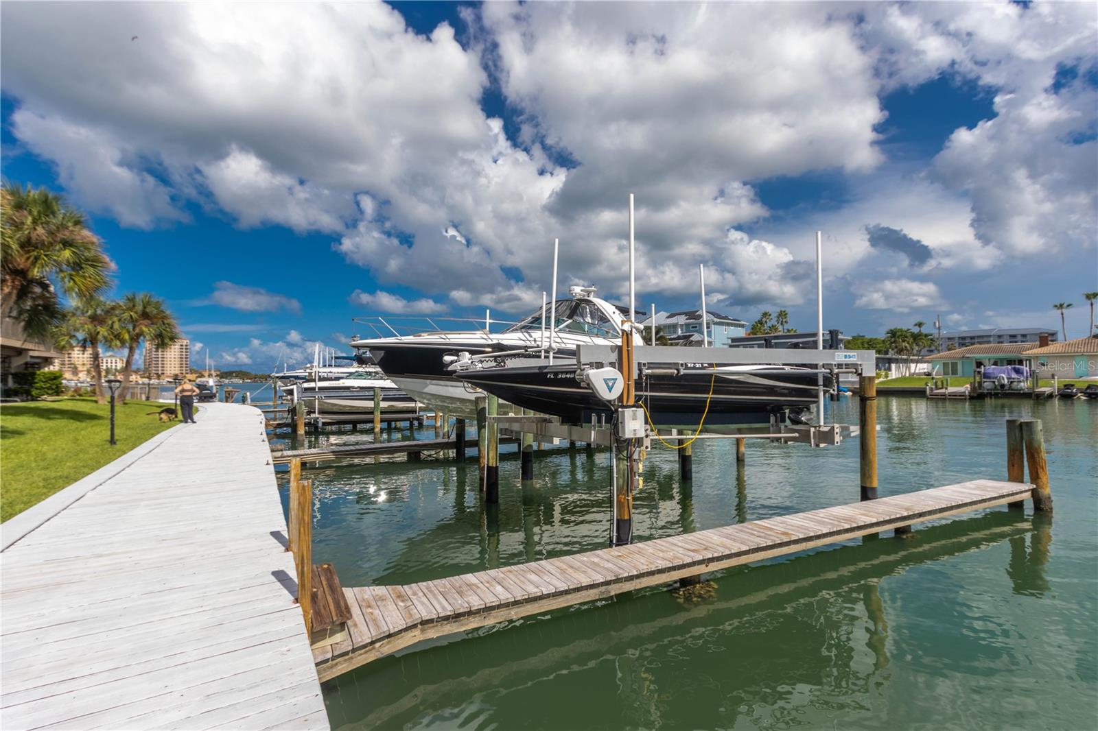 Boat Slip w/Lift