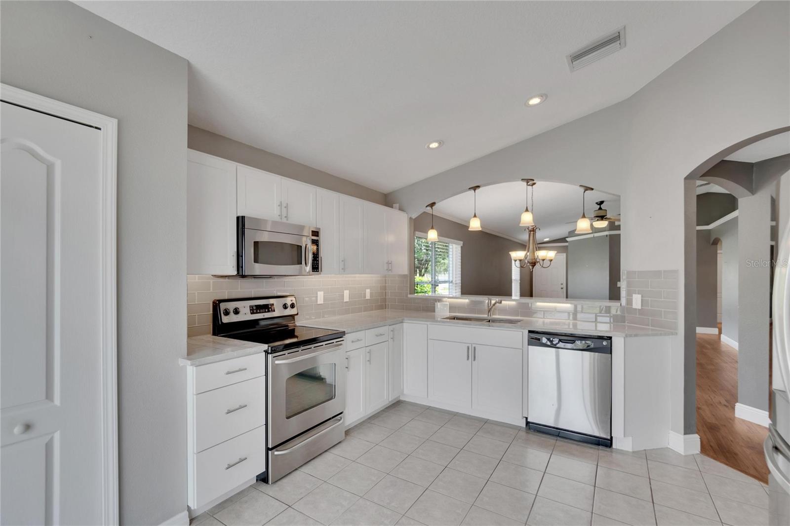 Stainless Steel Appliances and Quartz Countertops