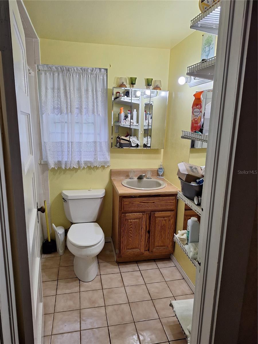 2nd bathroom