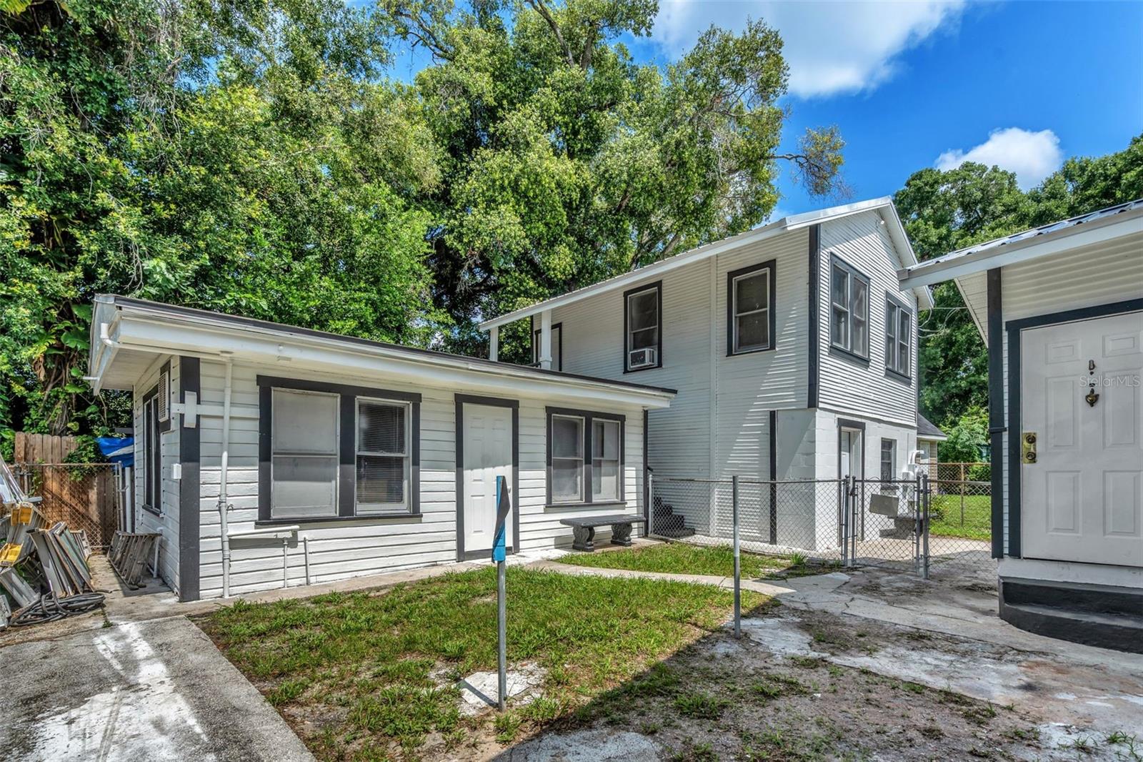 rental units in back studio and 2 story units