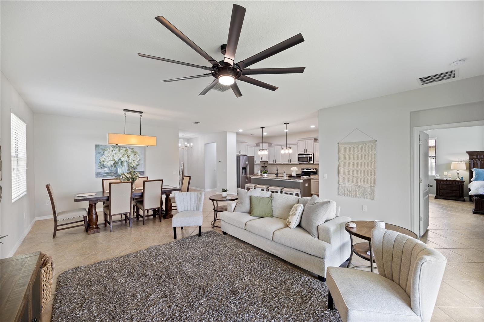 Open floor plan, great for entertaining with 72" ceiling fan