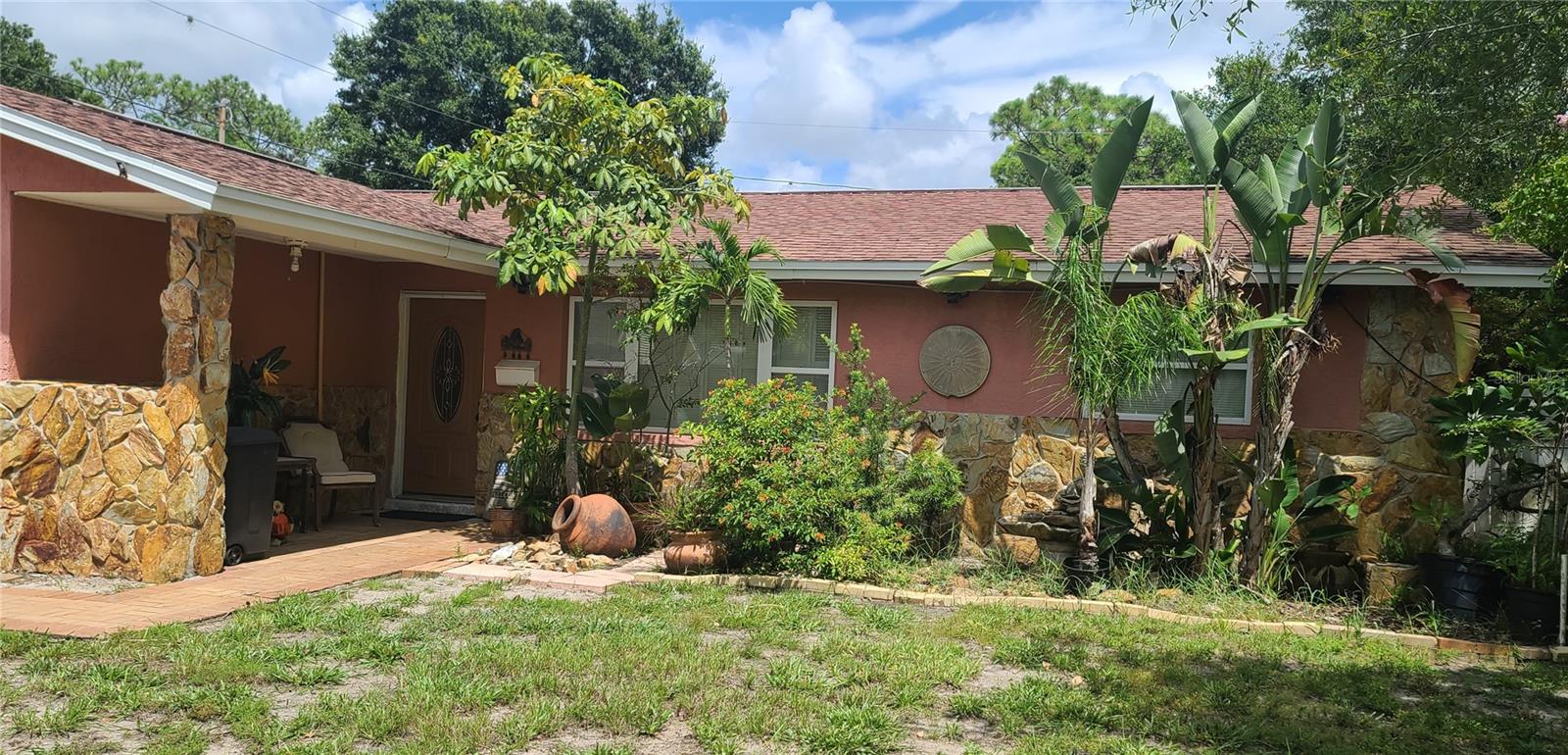 Front Yard & Entry