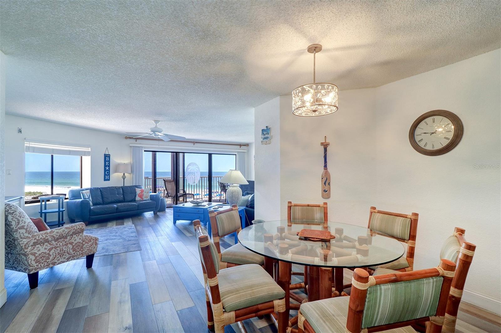 Kitchen/ Living room combination