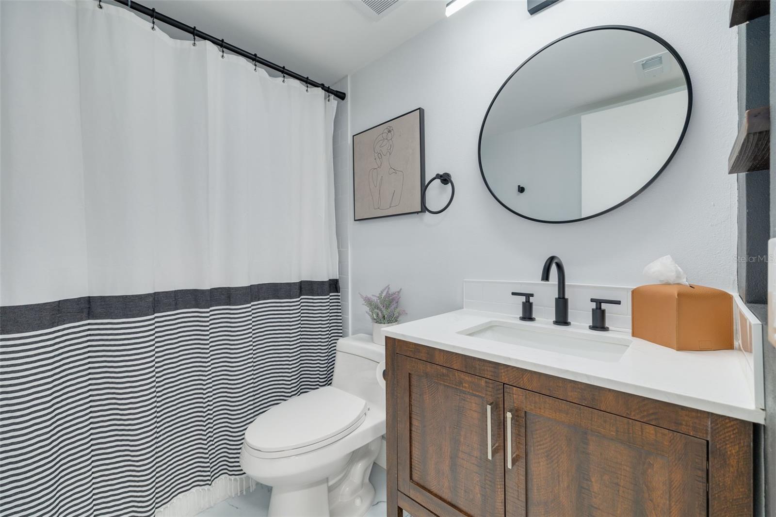 Guest bath with a tub